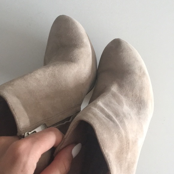 Tan bootie heels - Picture 3 of 4